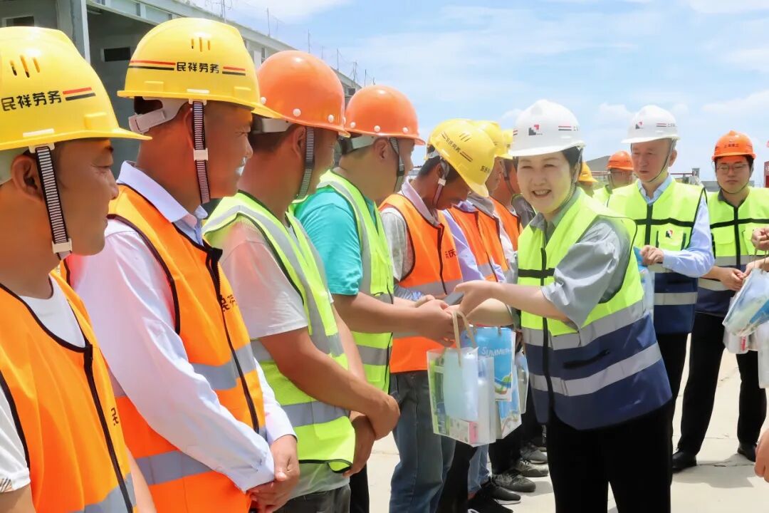 杭迎伟赴一建集团合肥先进光源项目调研并进行高温慰问-9