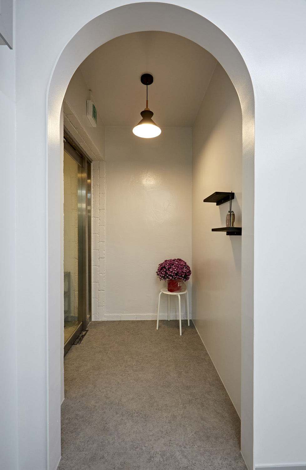 30 平米舞蹈工作室的极简设计魅力-12