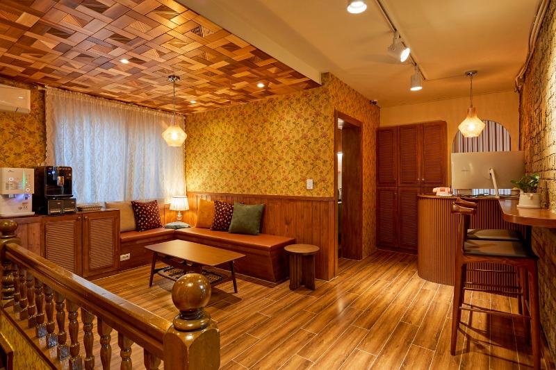 17 坪美妆店，打造简约居家风格-5