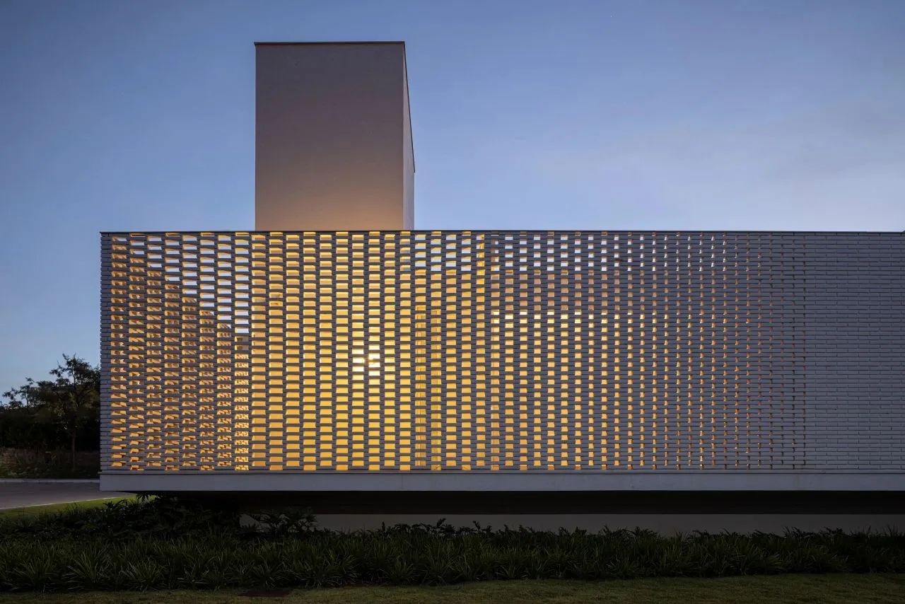 “牛奶蜂巢”屋|White Bricks 住宅丨巴西巴西利亚丨BLOCO Arquitetos-44