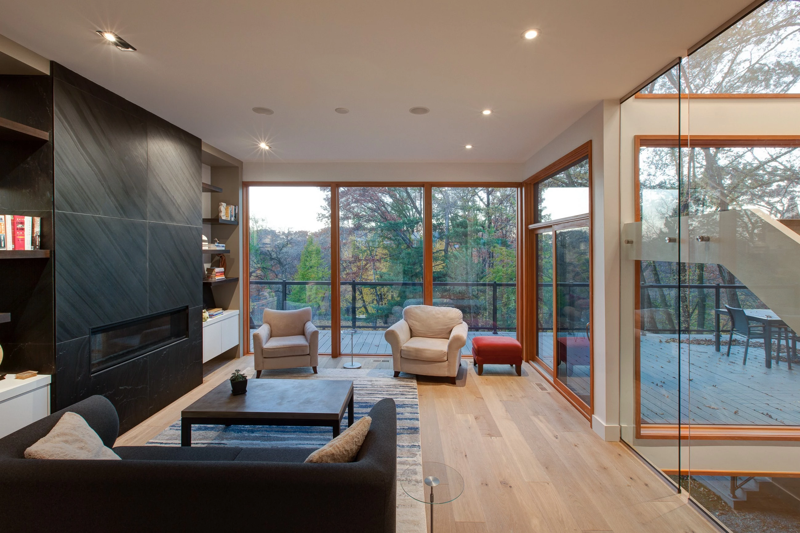 加拿大多伦多 Mimico Creek House 的室内设计亮点-9