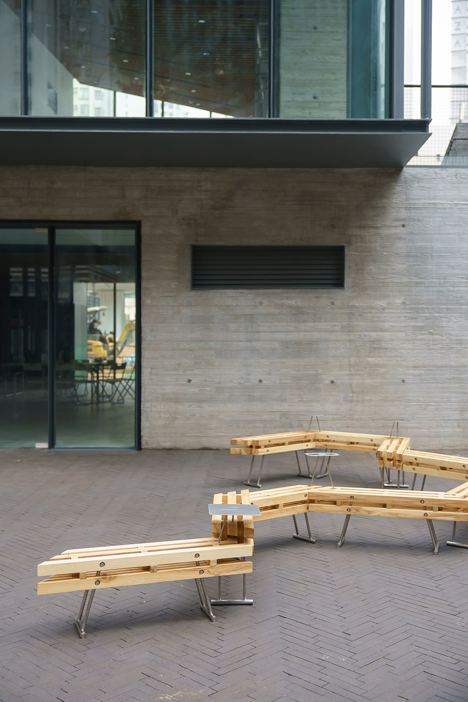 “连里枝”长椅装置丨纳研作室-19