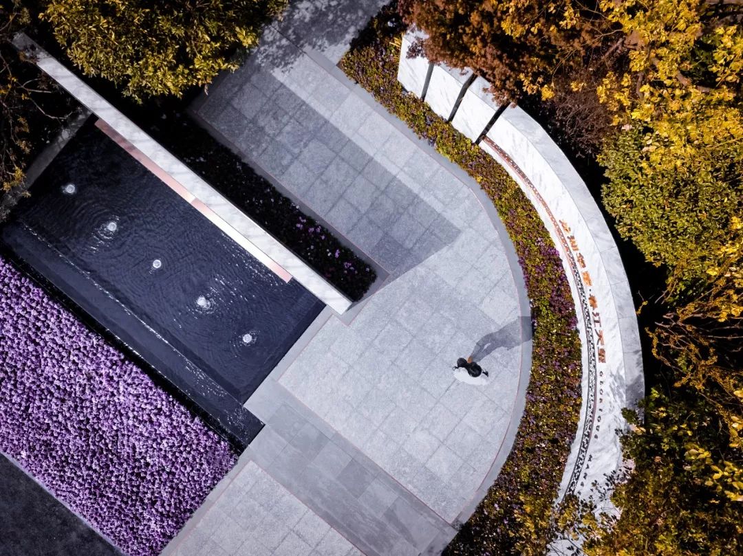 狭长夹缝中的隐谧花园 | 龙湖华董·春江天玺-26