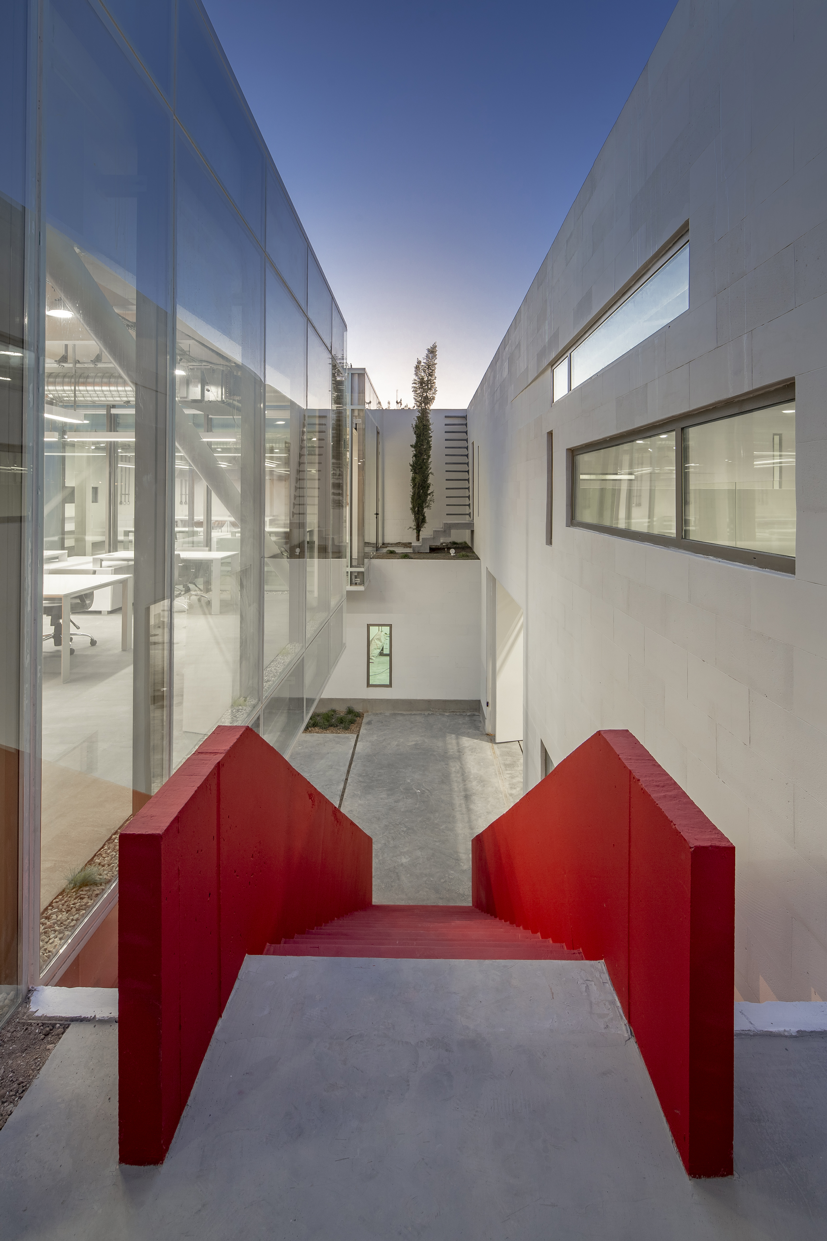 伊朗 Shamim 聚合物工厂丨Davood Boroojeni Office-81