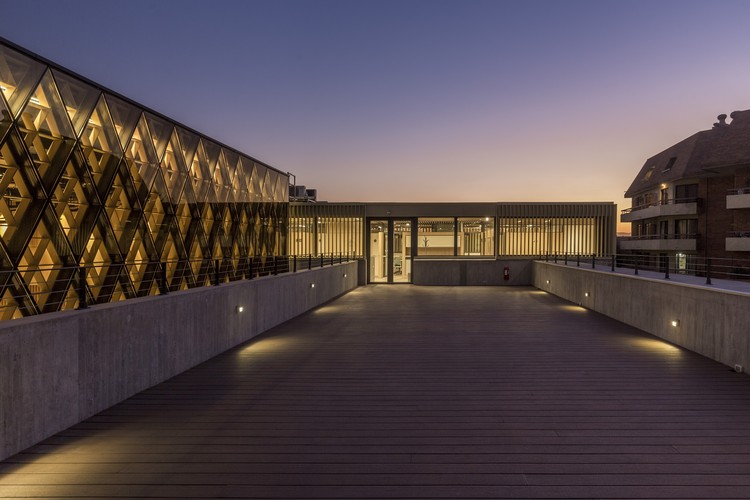 智利 NBI 社区犹太教堂与社区中心·现代宗教建筑的融合-5