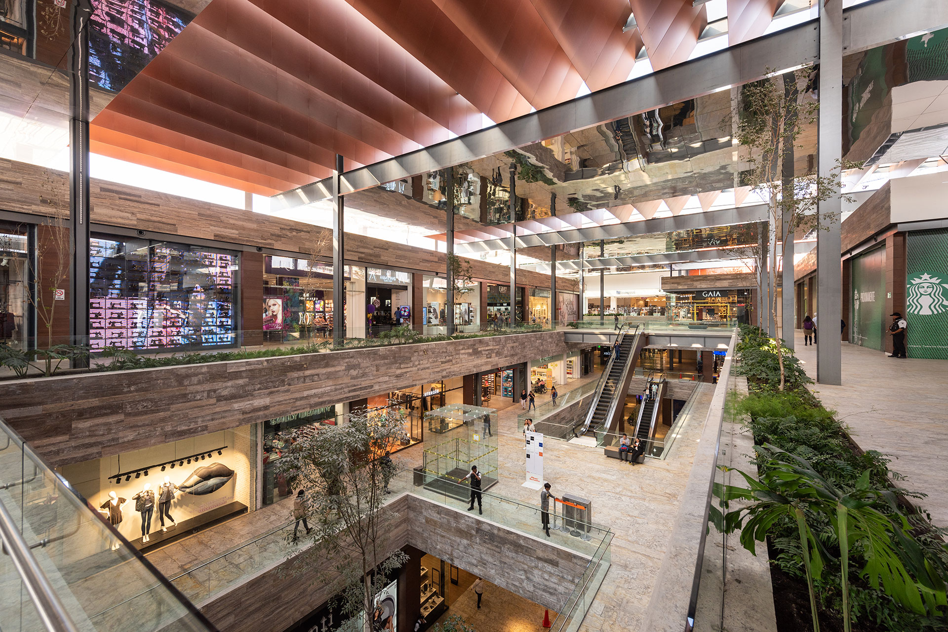 50 周年庆！墨西哥 Plaza Satélite 购物中心再创新高-7