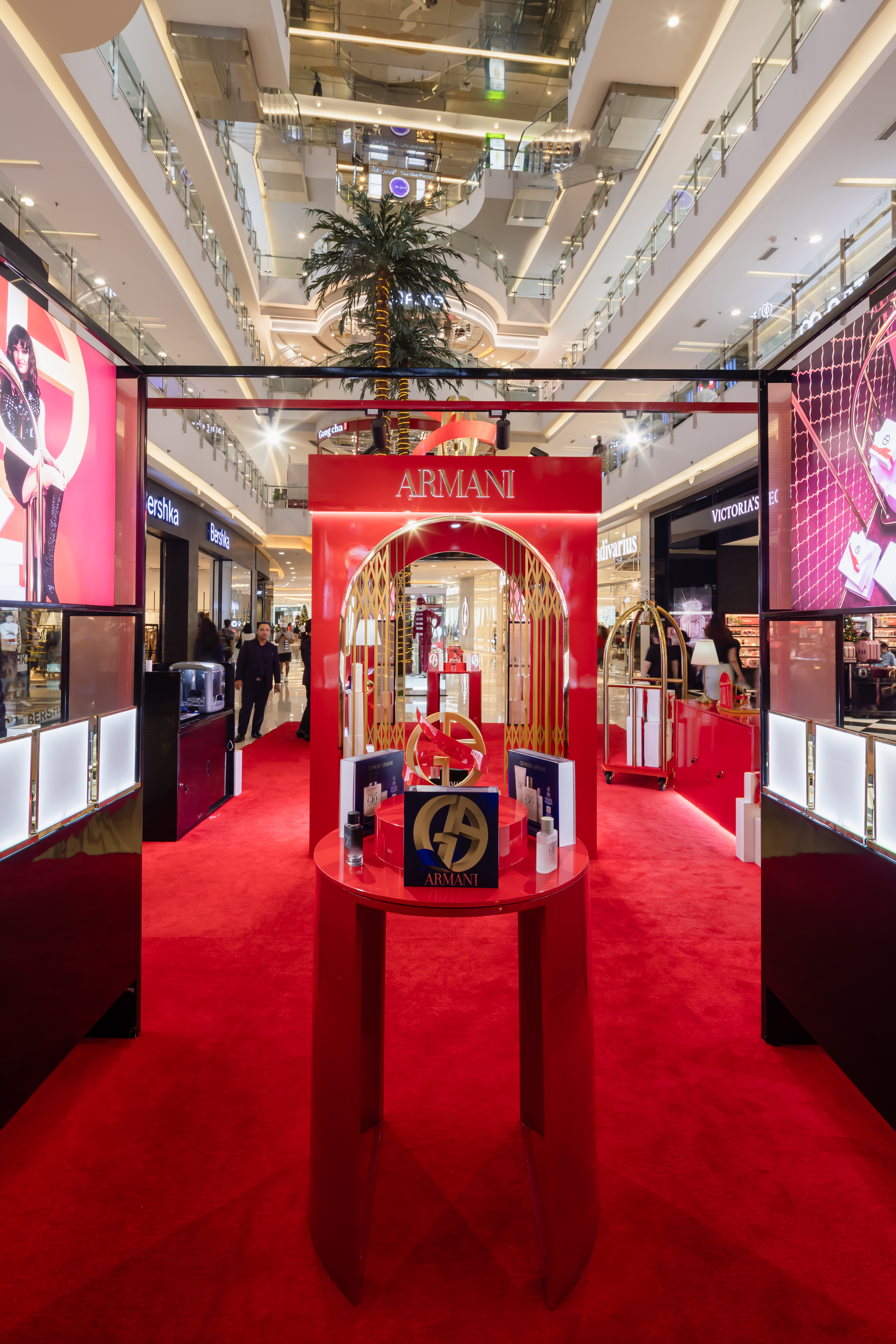 ARMANI HOLIDAY 2023 PODIUM - Central Park-7