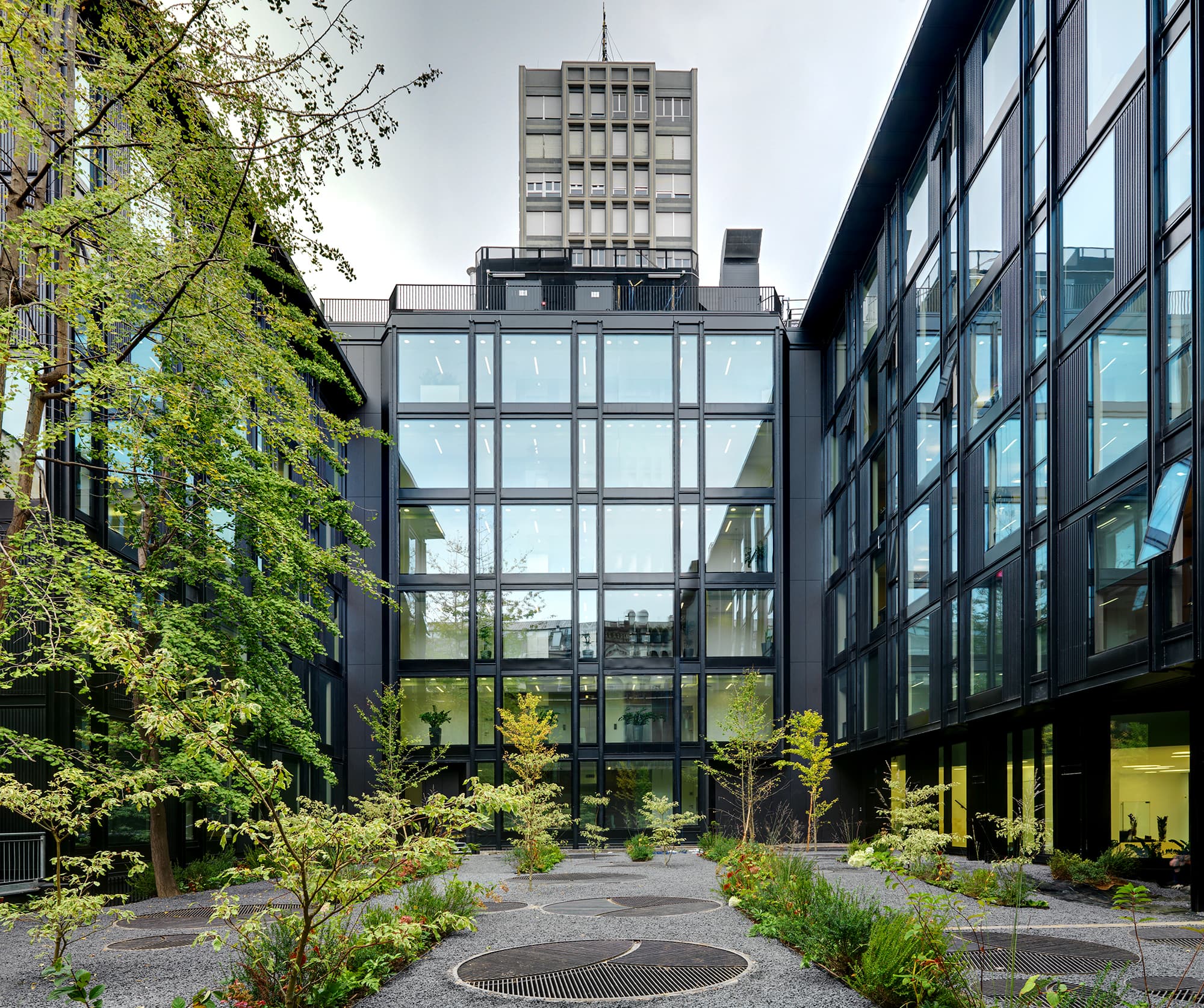 最宁静共和国·帕克联合事务所
注:La Serenissima常见指最宁静共和国,是历史上对威尼斯共和国的美称;Park Associati可理解为一个联合性质的事务所,Park可能是名称,Associati在意大利语中有联合等意思 丨意大利米兰-40