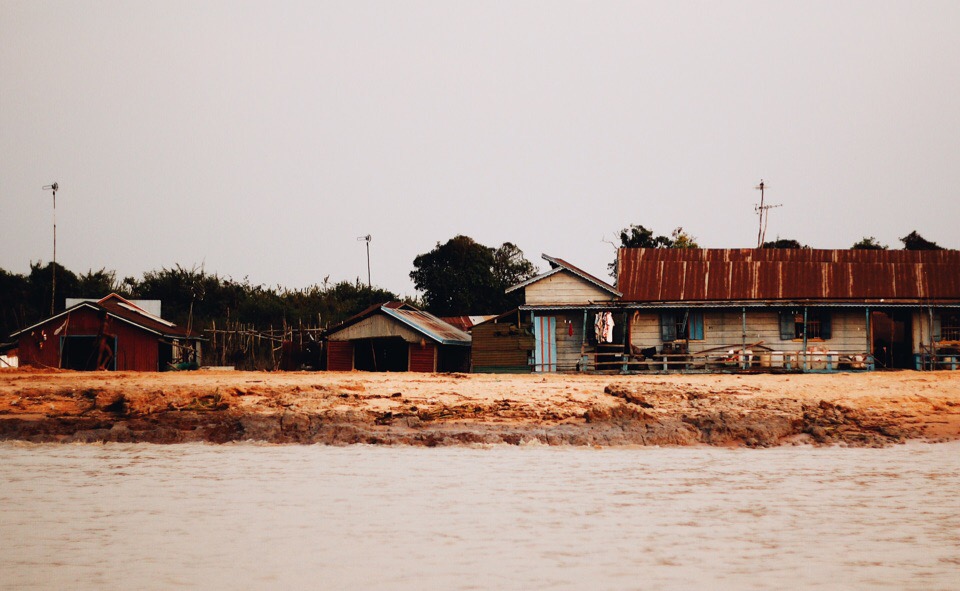 柬埔寨洞里萨湖居民生活-26