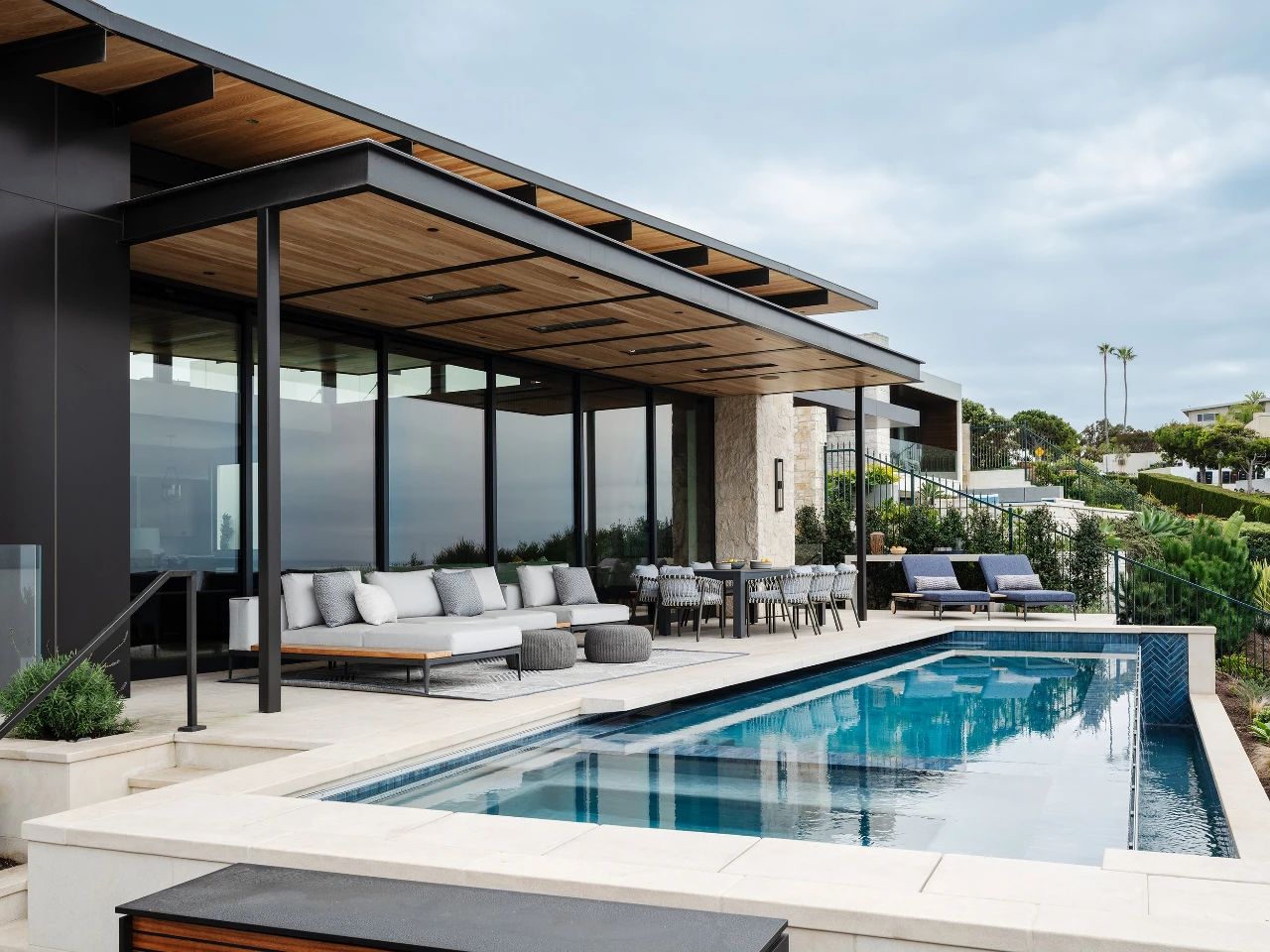 “Stranded in Paradise”（滞留天堂）-26