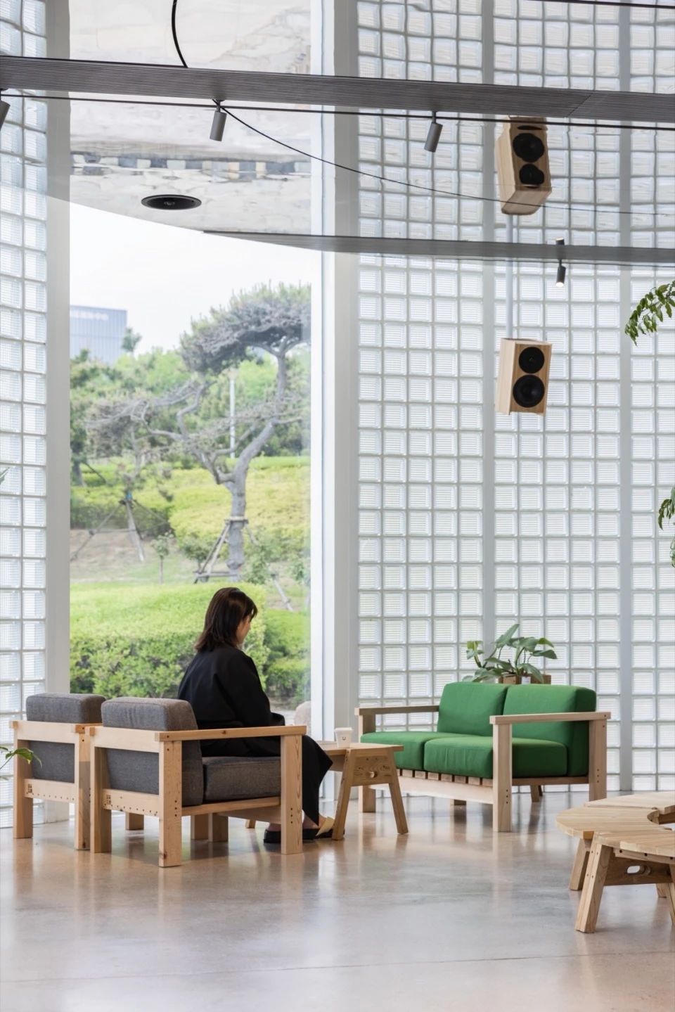 光线的载体和容器   Dotcom Coffee青岛海边店  Atelier LOONG-49