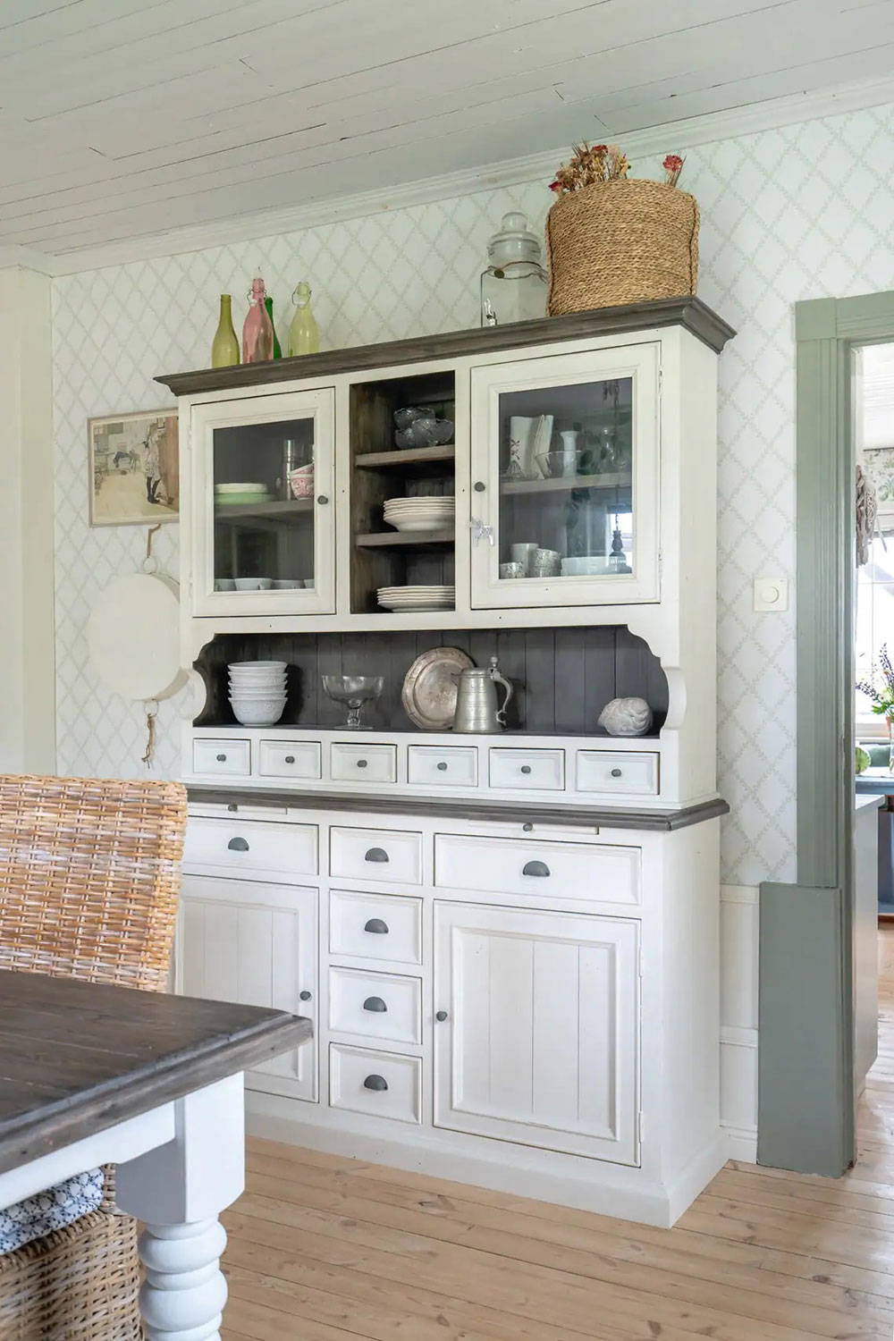 瑞典百年农场小屋的繁花内饰设计-13