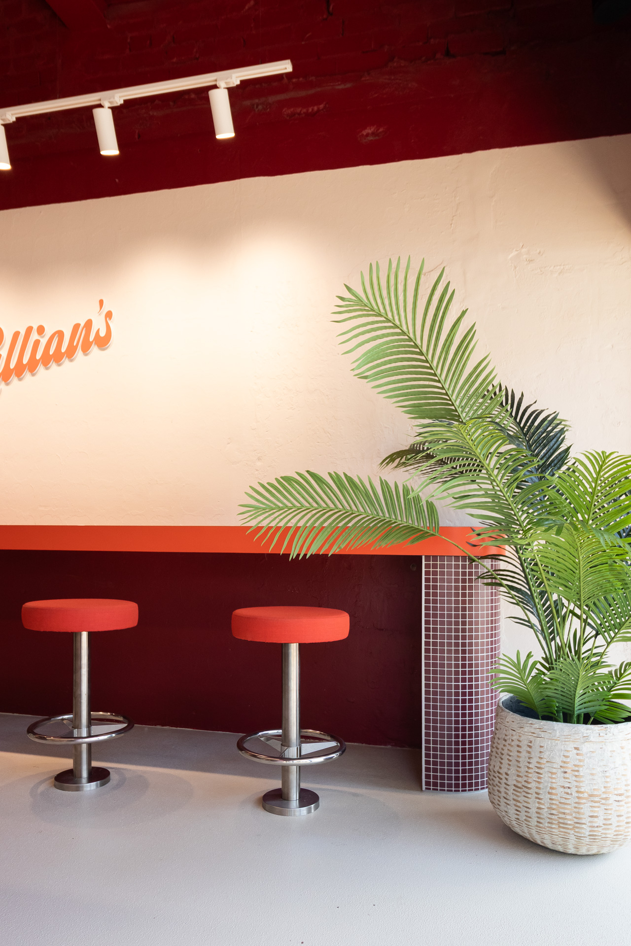 LILLIAN'S LAUNDROMAT-17