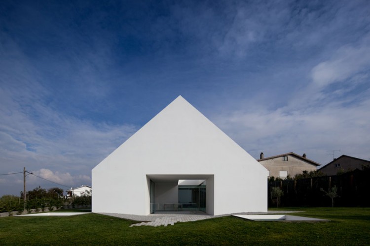 Windowless House in Portugal by Aires Mateus - Associados-12