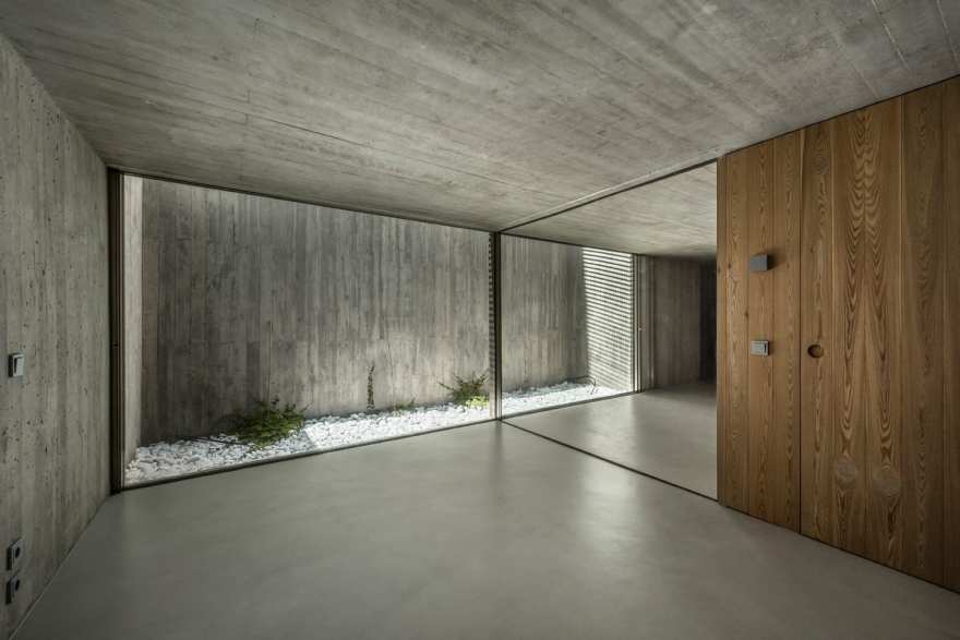 极简主义葡萄牙之家,悬浮泳池成焦点-11