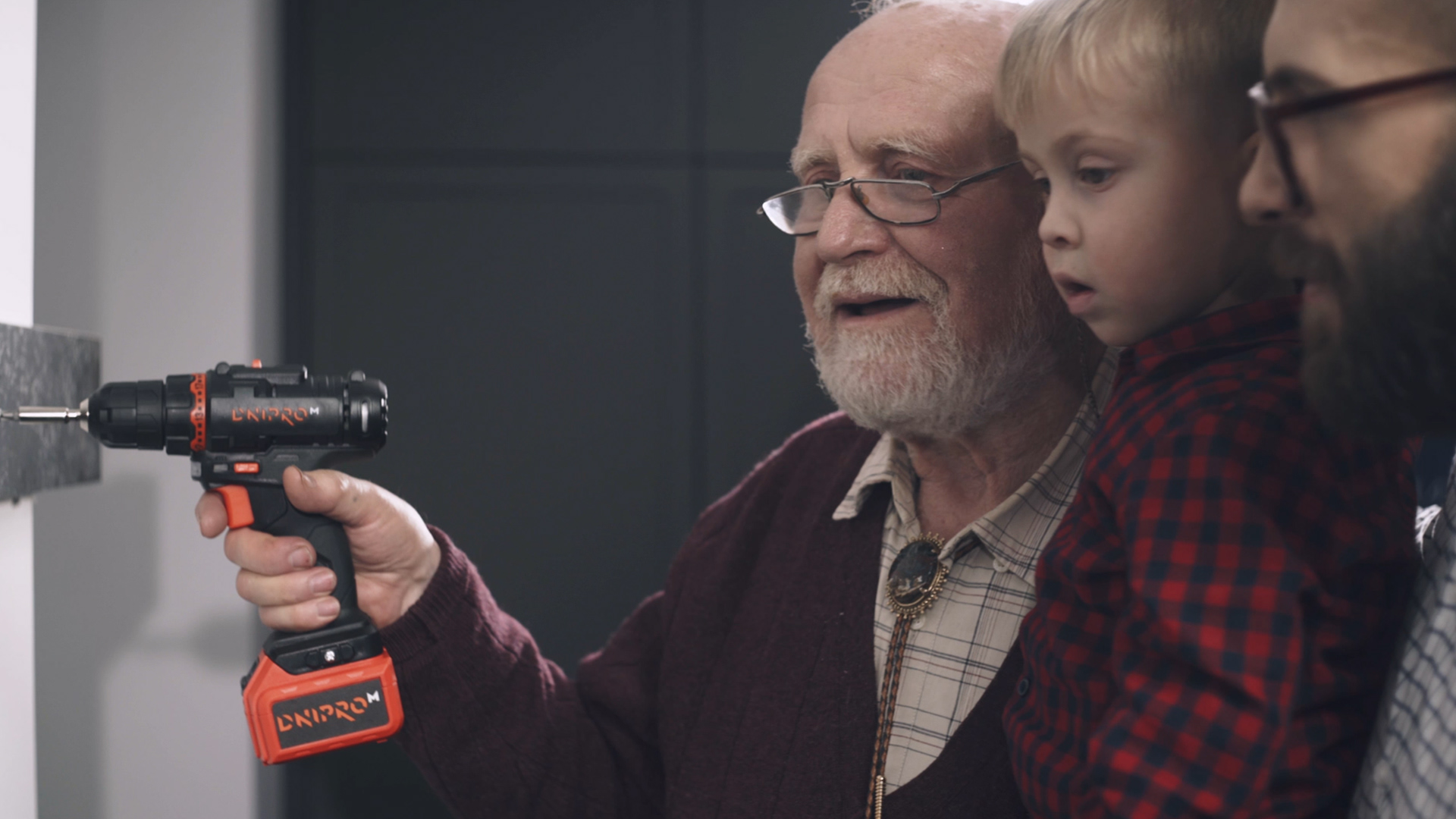 Dnipro  M公司圣诞广告视频丨Rostyslav Okhten,Ivan Zastavetsky等-18