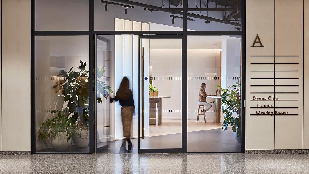 利物浦街 100 号的楼层-1