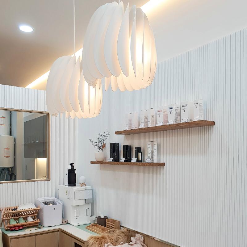 简约美容院 10 坪空间设计，明亮照明点睛之笔-12