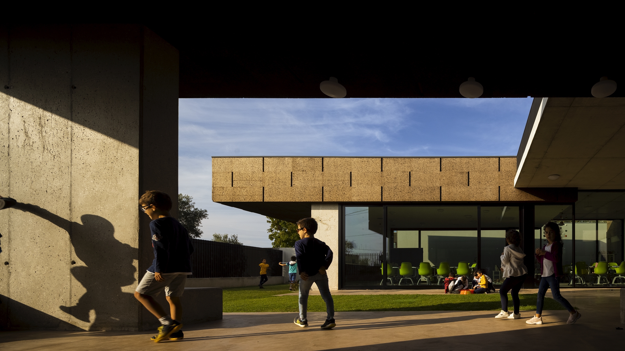 树屋学校丨葡萄牙丨Contaminar Arquitetos-26