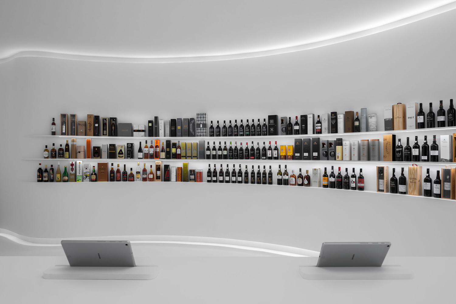 Portugal Vineyards Concept Store by Porto Architects-19