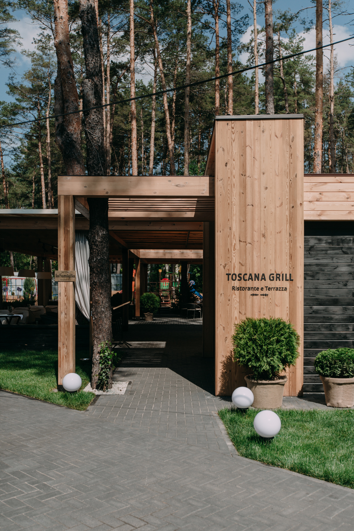 乌克兰托斯卡纳烧烤餐厅夏日露台（TOSCANA GRILL · SUMMER TERRACE）-7