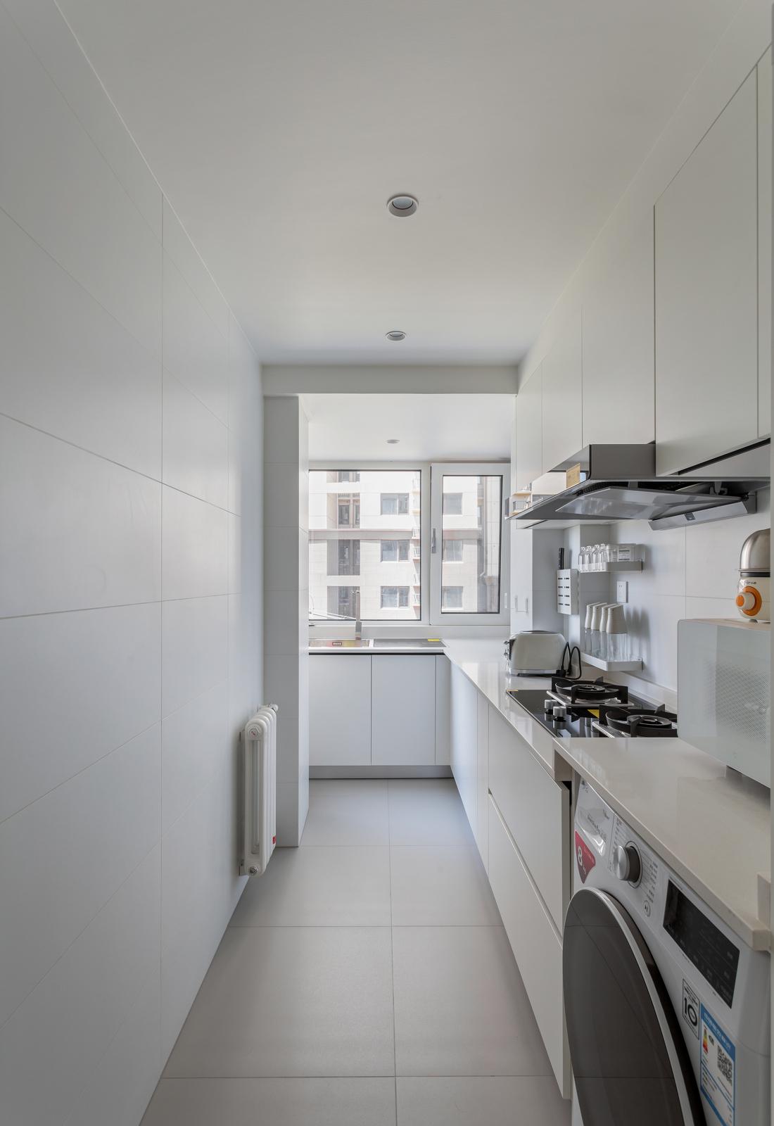 白色轻法式风平层设计-38