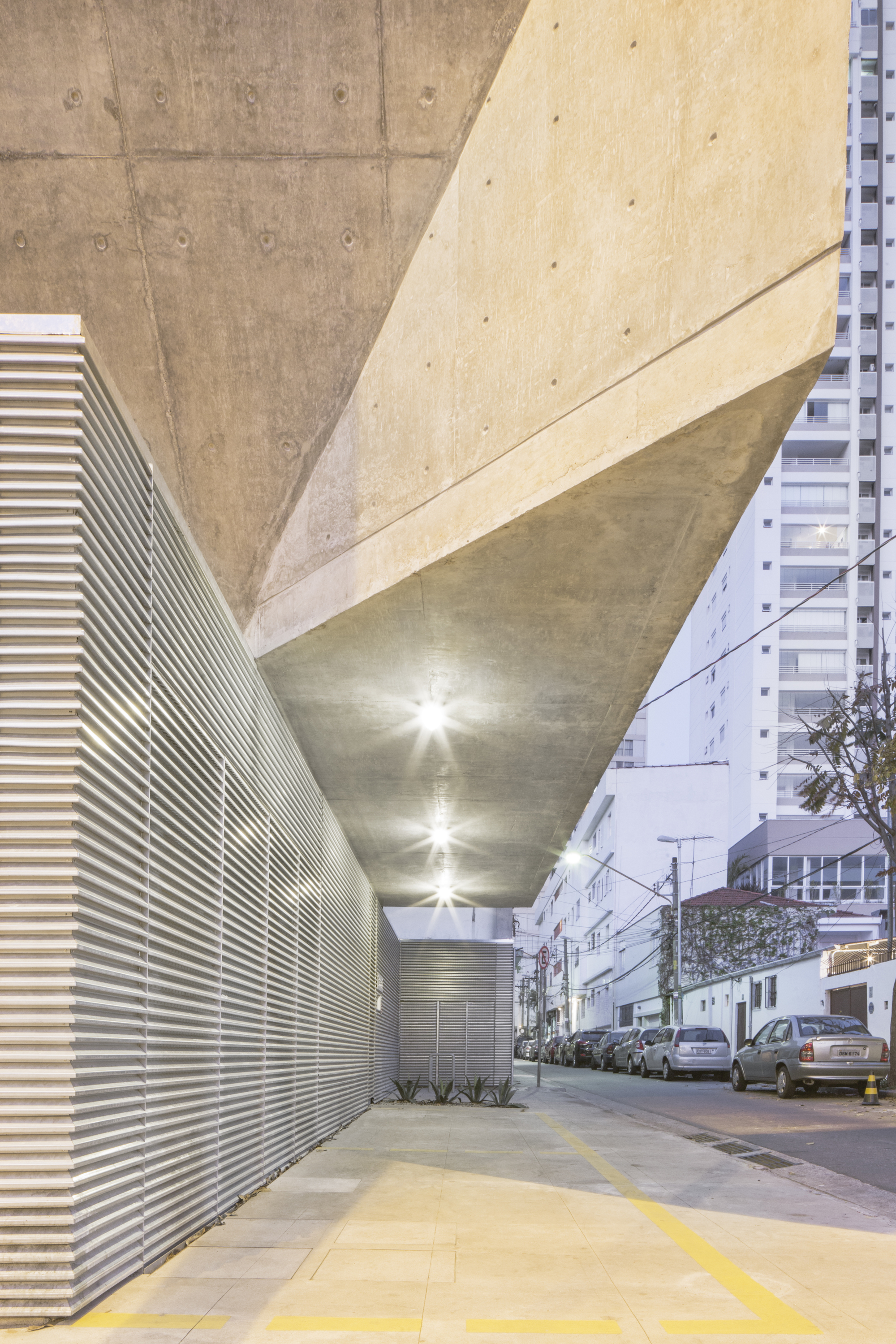 Workshop House  / PAX.ARQ-39