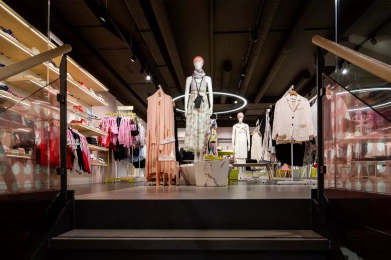 瑞士Weber Menswear 女装/男装空间设计-9