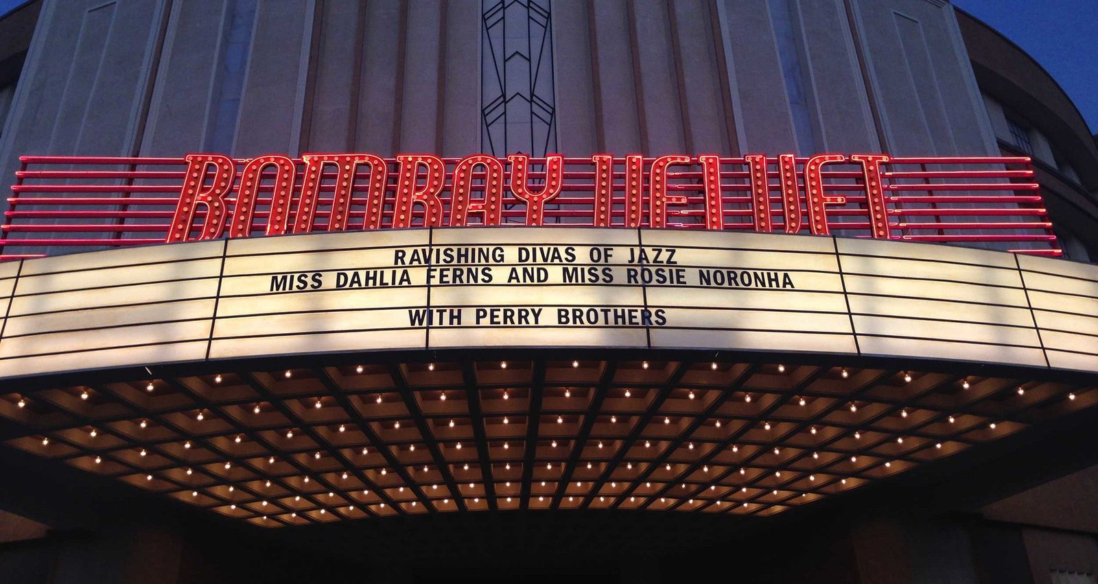 《孟买天鹅绒》电影场景设计丨斯里兰卡丨Sonal Sawant,Dhara Jain团队-0