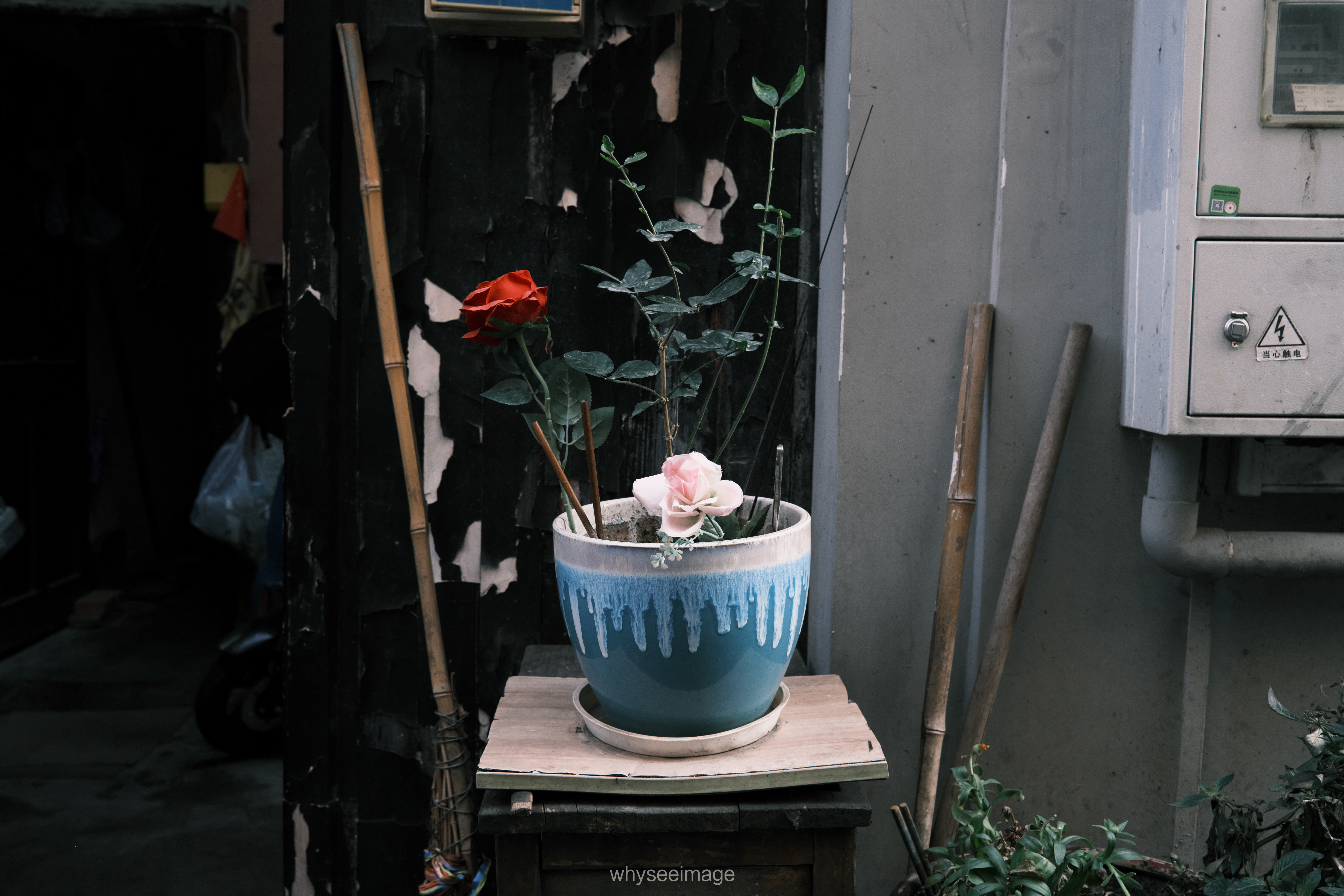 影子躺在地面上 · 不如回到街头丨中国上海丨whyseeimage-42