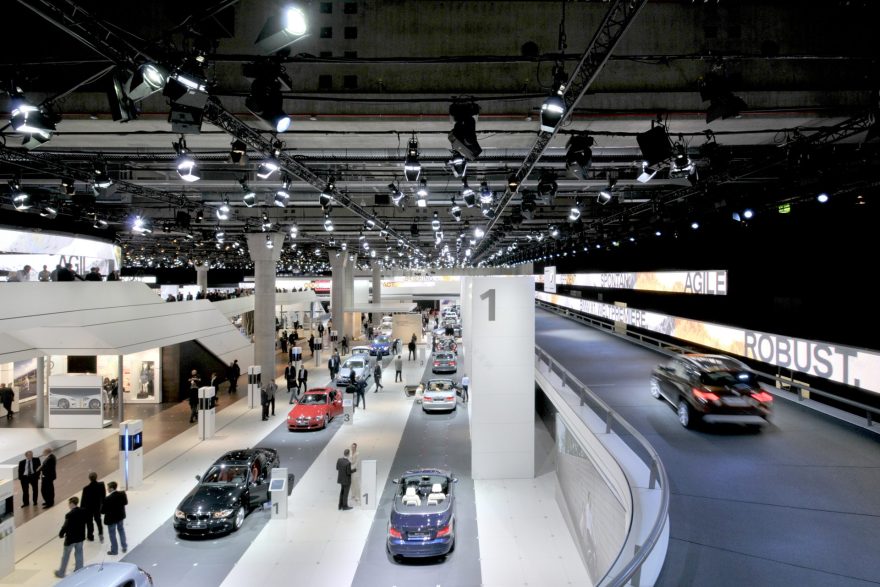 Messehalle 11 und Portalhaus FFM Messeneubauten-18