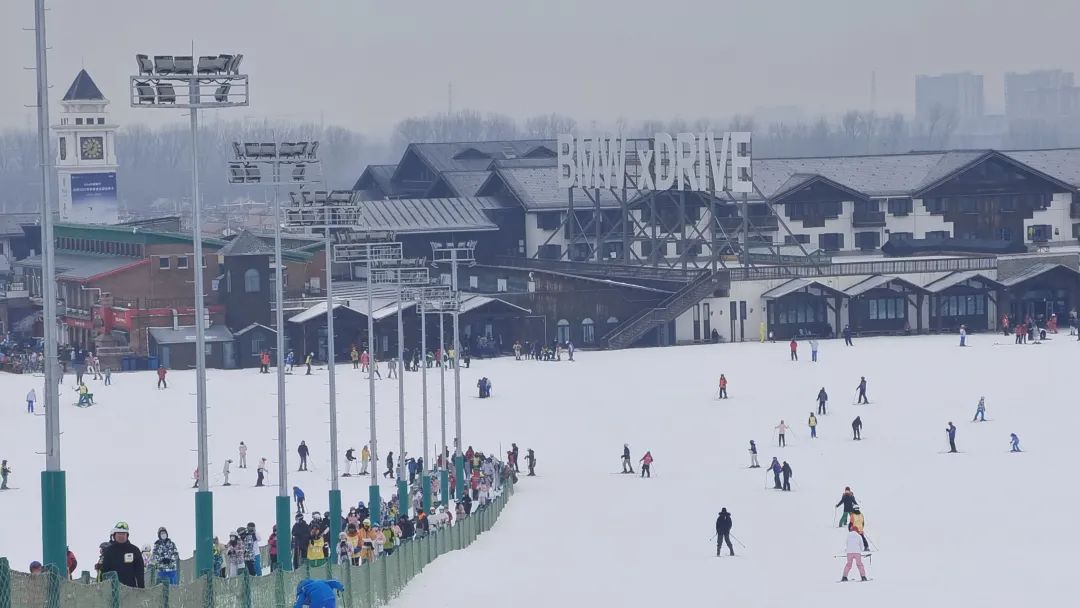 雪中温泉与滑雪的团队建设之旅丨中国北京-5