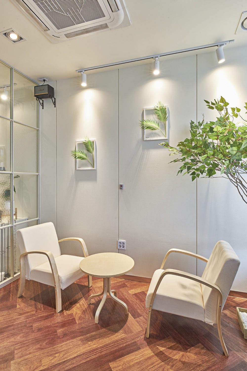 15 坪韩式洗衣房，打造温馨咖啡馆氛围-17