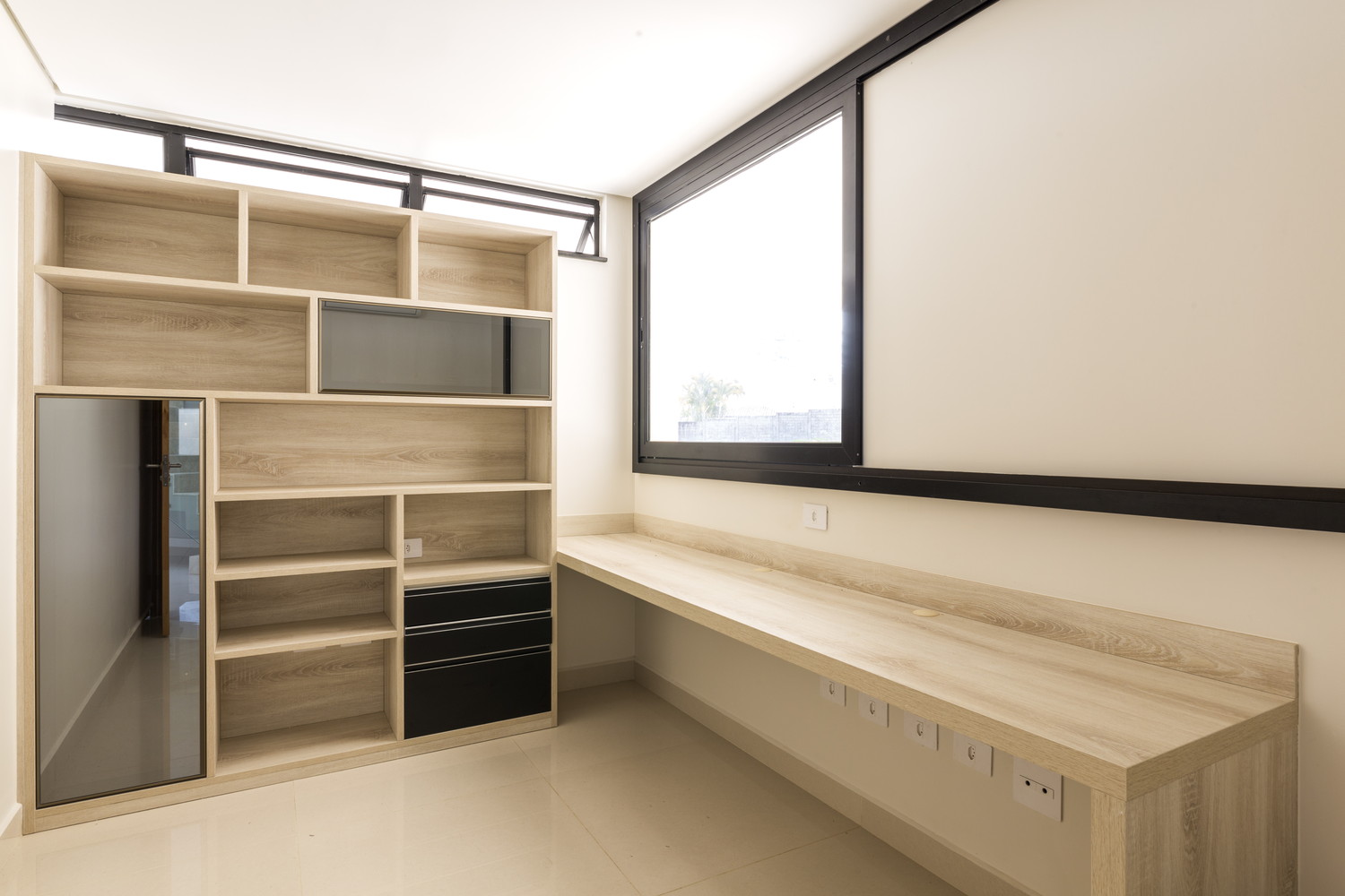 巴西 DBP House | 灵动布局，光影交织的生态住宅-25