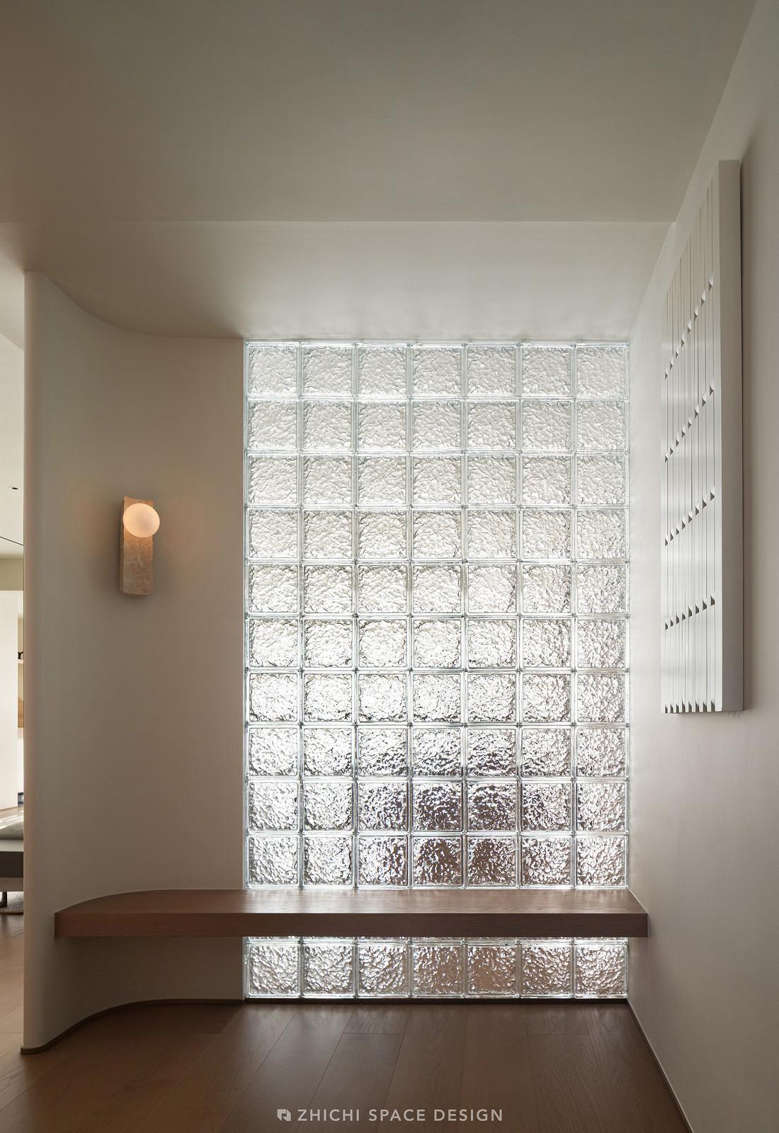 弧线隐去边界，墙体交错间藏起松弛与诗意-7