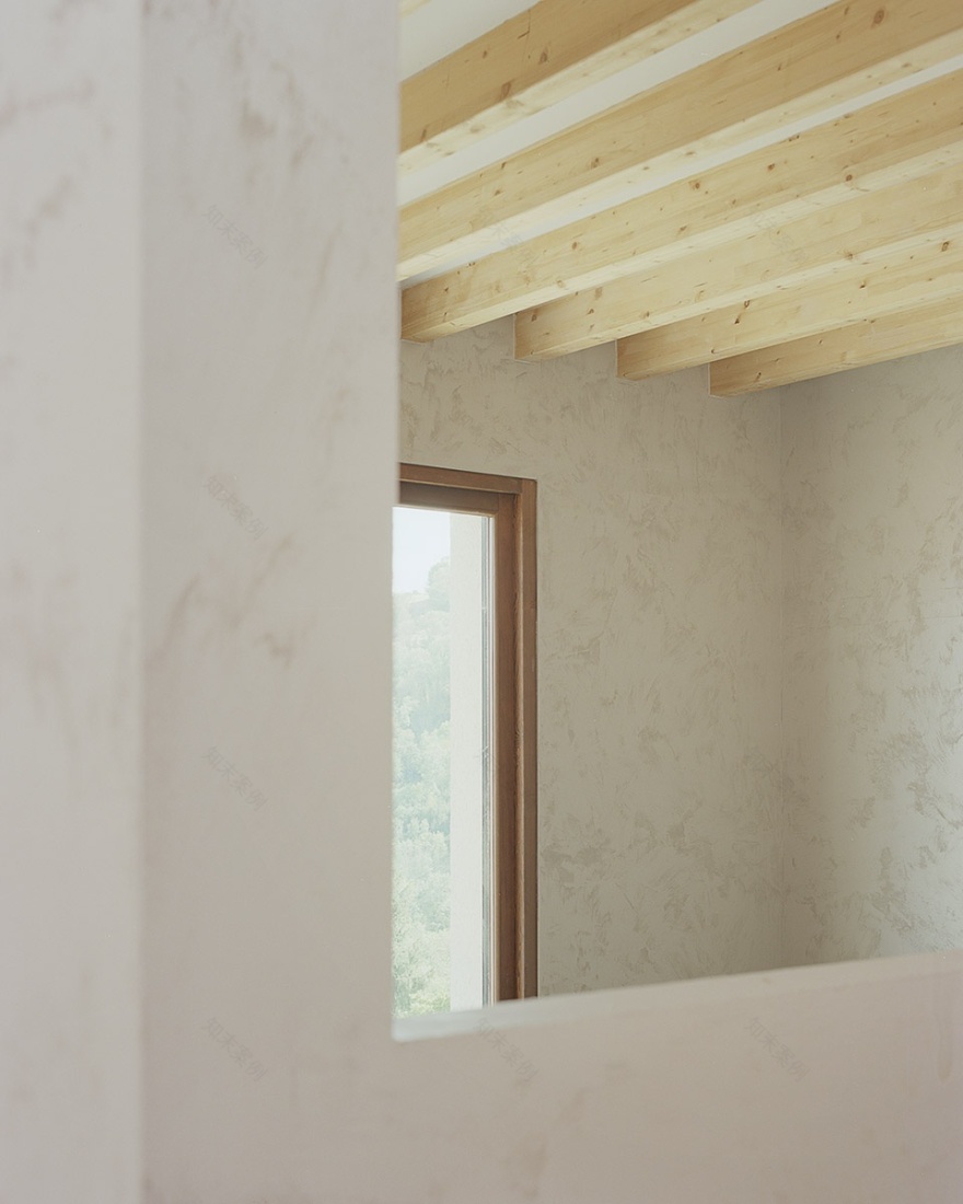 阿尔卑斯山下木结构小屋,法国 / studio razavi architecture-15