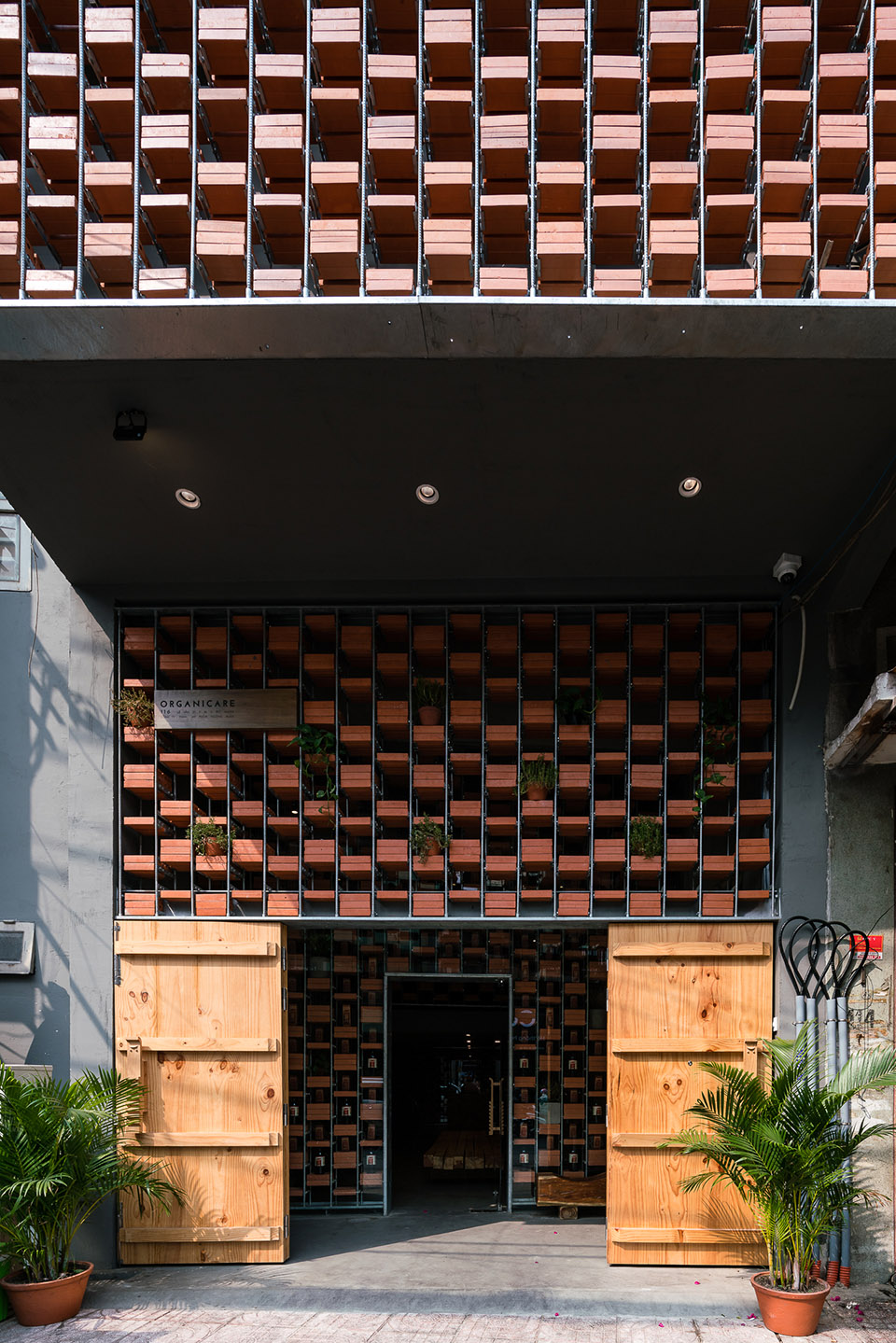 Organicare商品展示间,越南 / Tropical Space-5