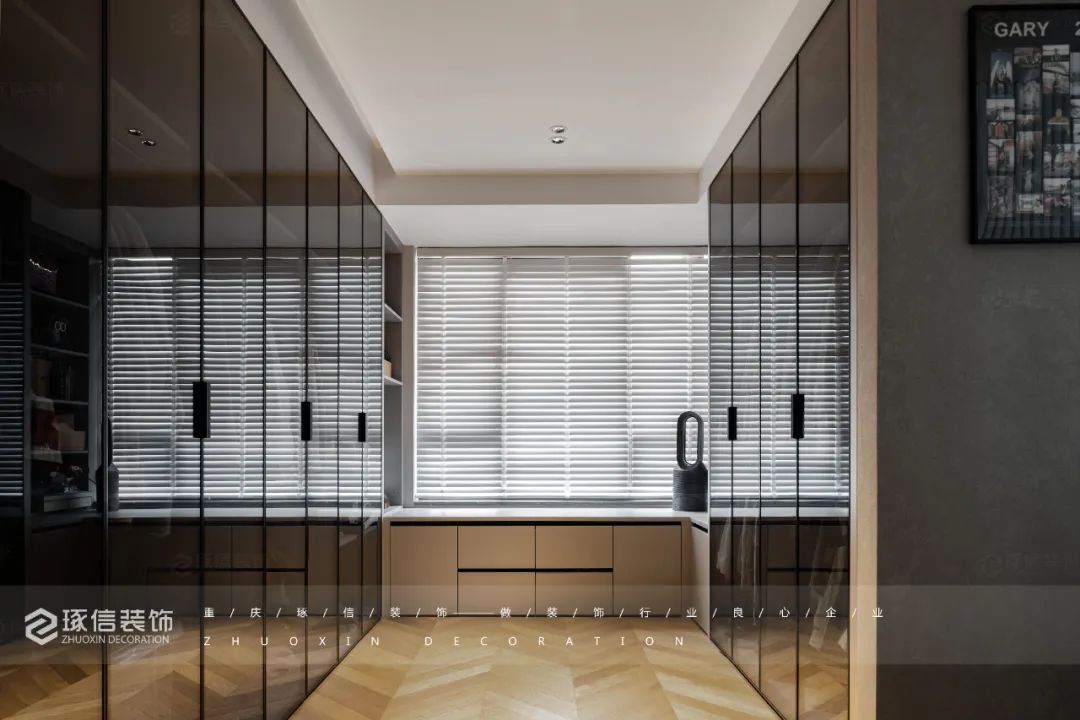 龙湖两江新宸现代风舒适家居设计丨中国重庆丨重庆琢信装饰有限公司-46