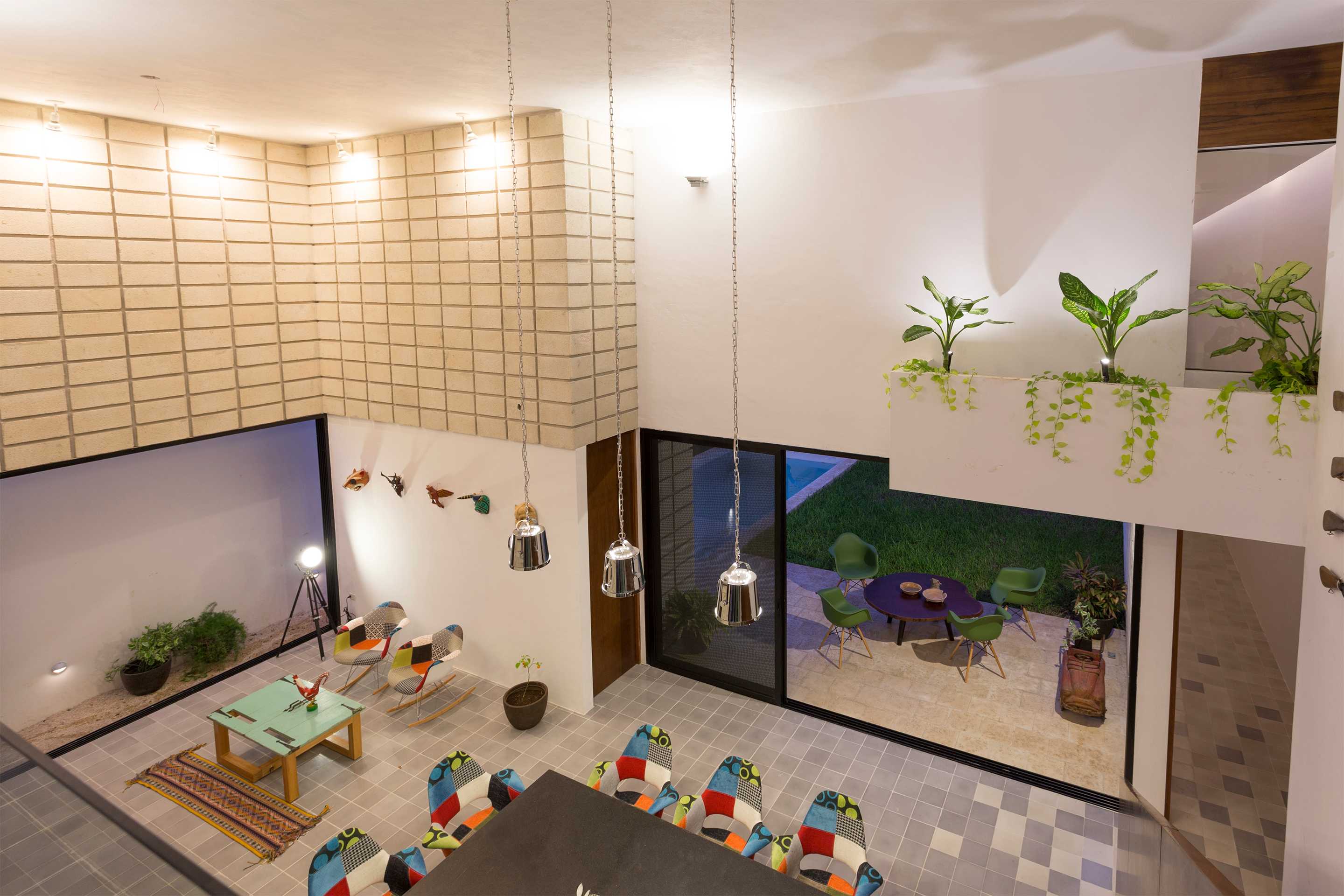 拉查亚 · 手工艺科技之美的现代住宅-23