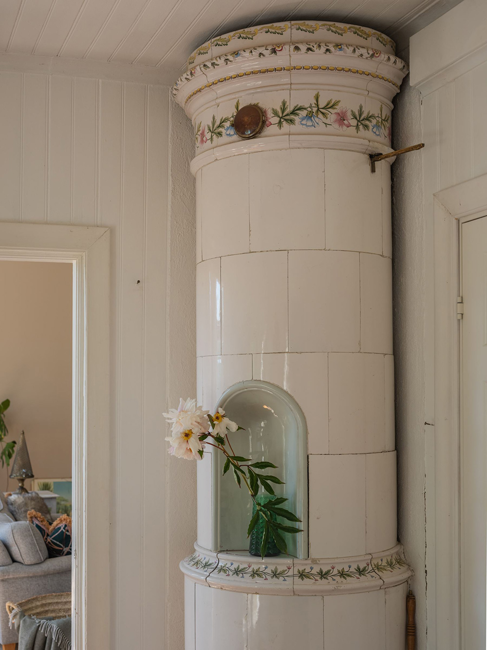 瑞典老村校改造的大型明亮别墅-16