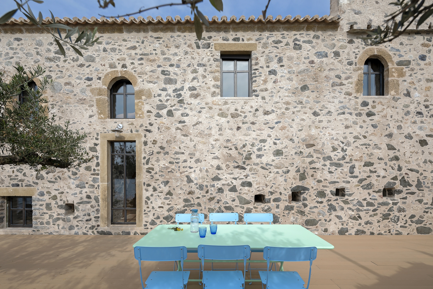 希腊 Kardamili 海滨历史建筑的现代重生丨Etsi Architects-15