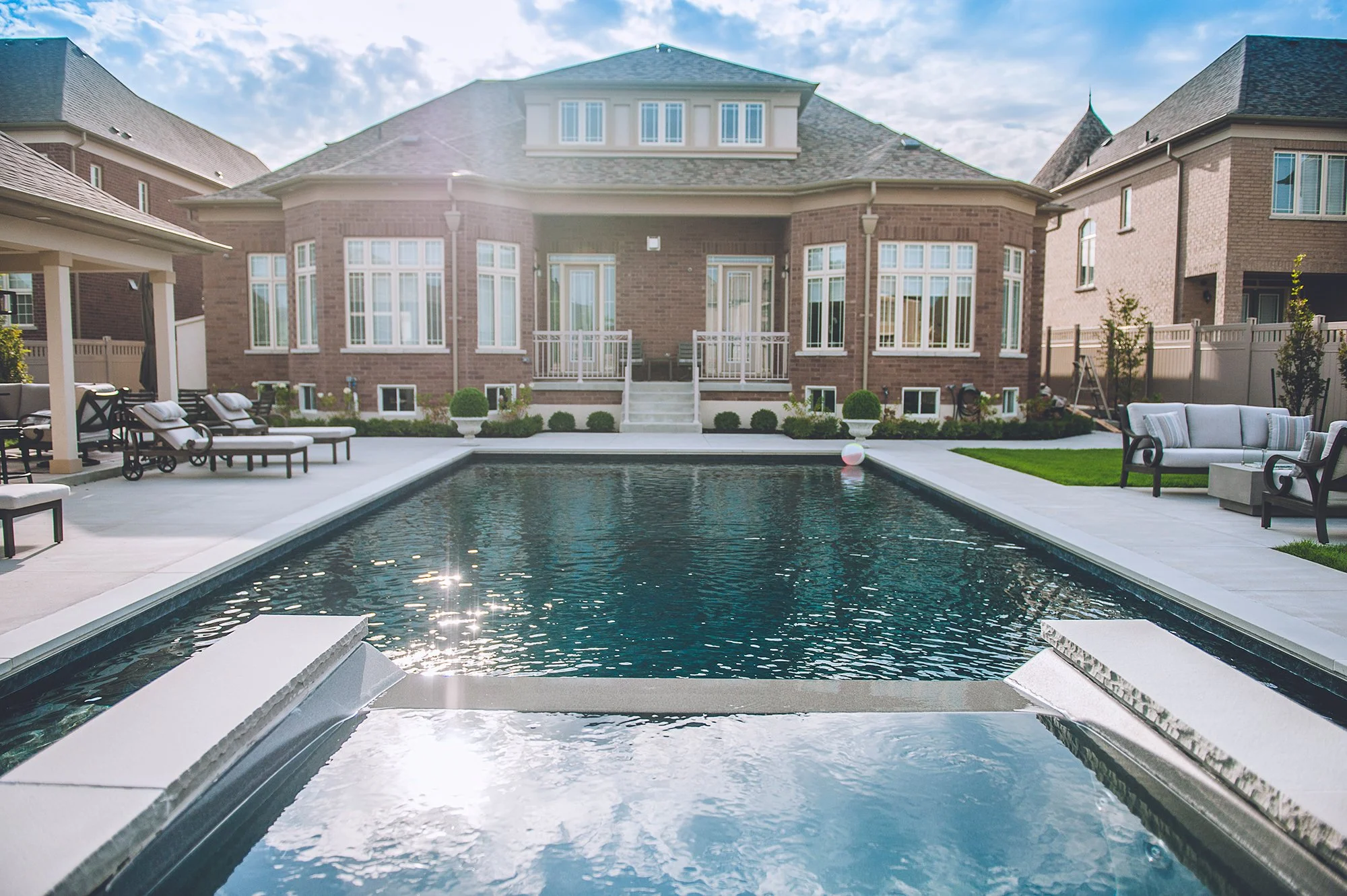 带游泳池的绿洲丨Elizabeth Jurecki-9