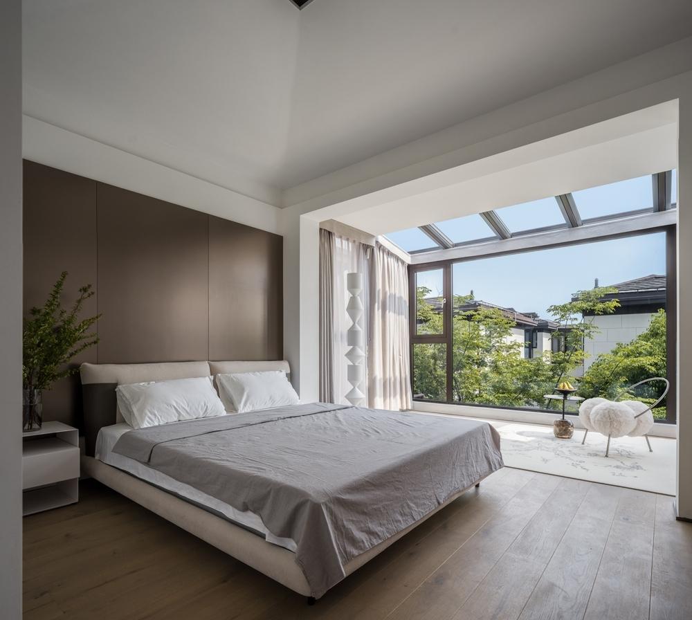 350㎡别墅简约白与原木经典搭配丨中国上海-49