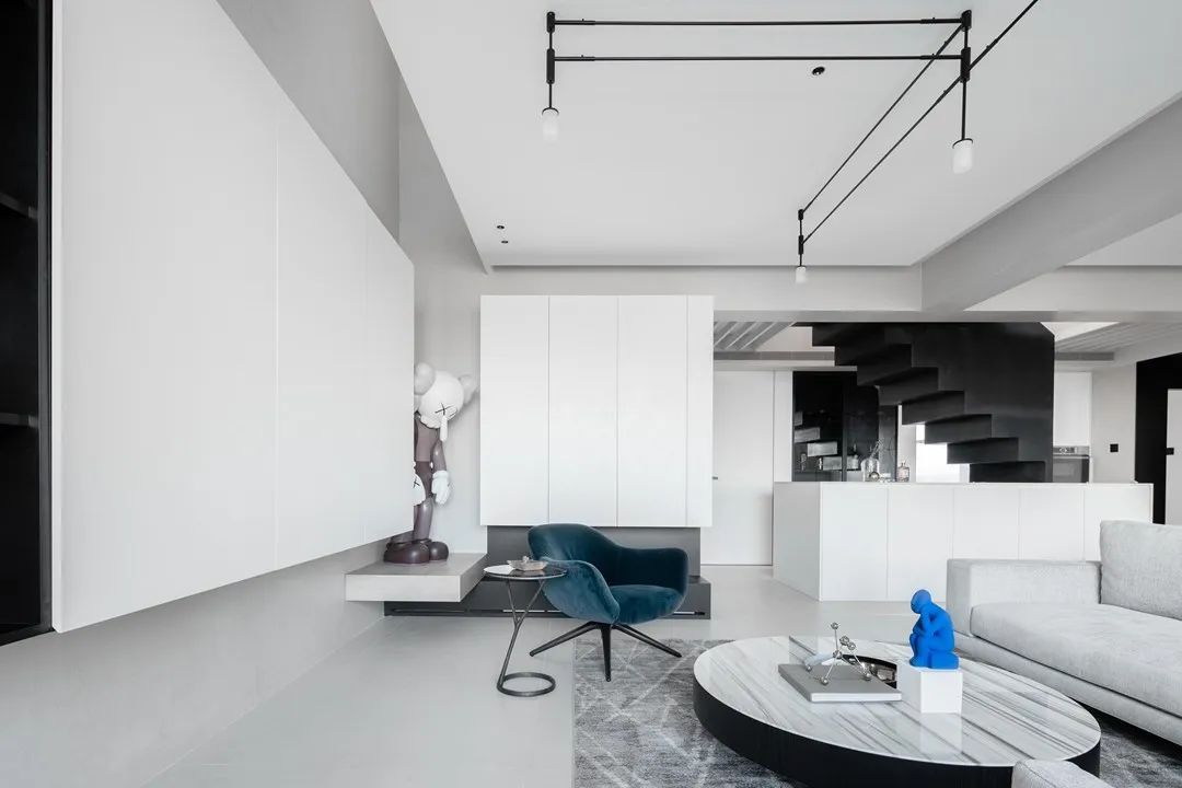 高级灰打造现代客厅的魅力-28