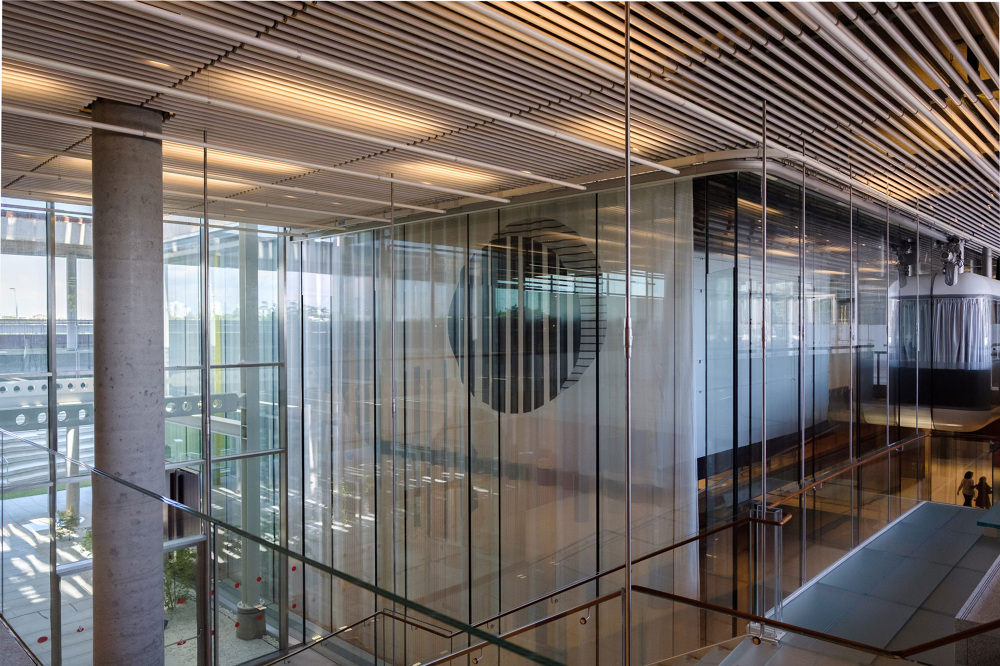 Madrid 银行大厅双层窗帘设计 | 欧陆风格与透明几何的融合-7