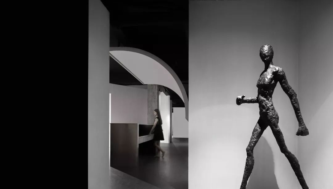 梦境边缘的生活艺术展厅-20