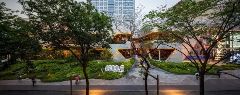 中央世界商业中心 | 露天餐饮激活曼谷街道-15