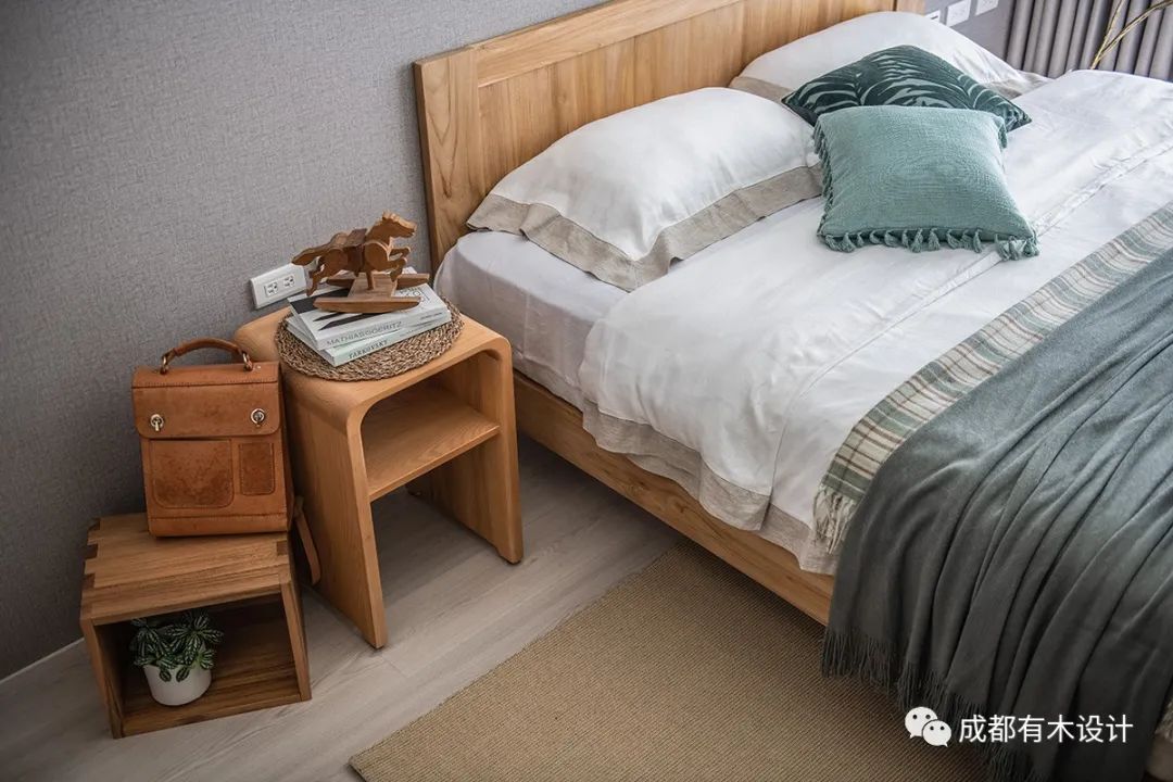 光与灰绿之间 · 简约新婚宅室内设计丨NOIICS-44