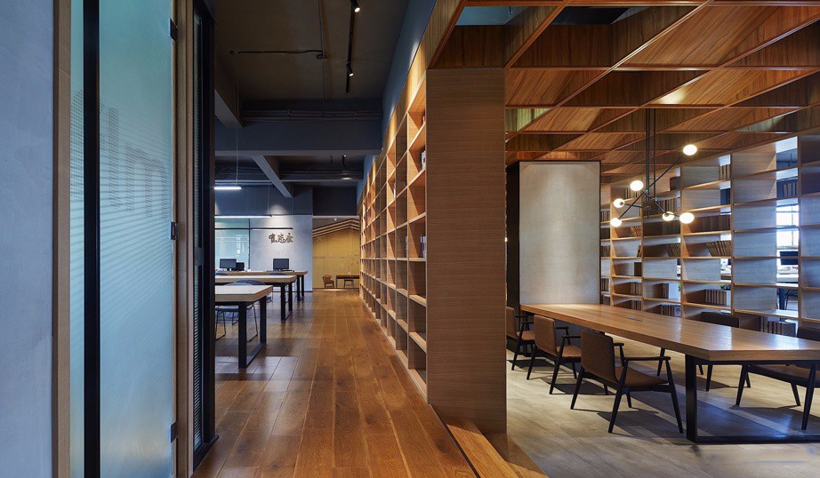回归本质的图书馆式办公空间-23