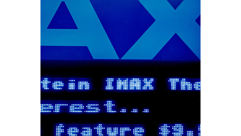 IMAX 剧院革新设计 | 现代明亮、挑战传统-6